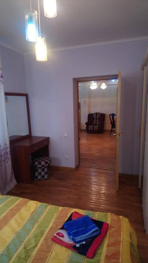 Apartment On Tole Bi Ałma Ata Zewnętrze zdjęcie