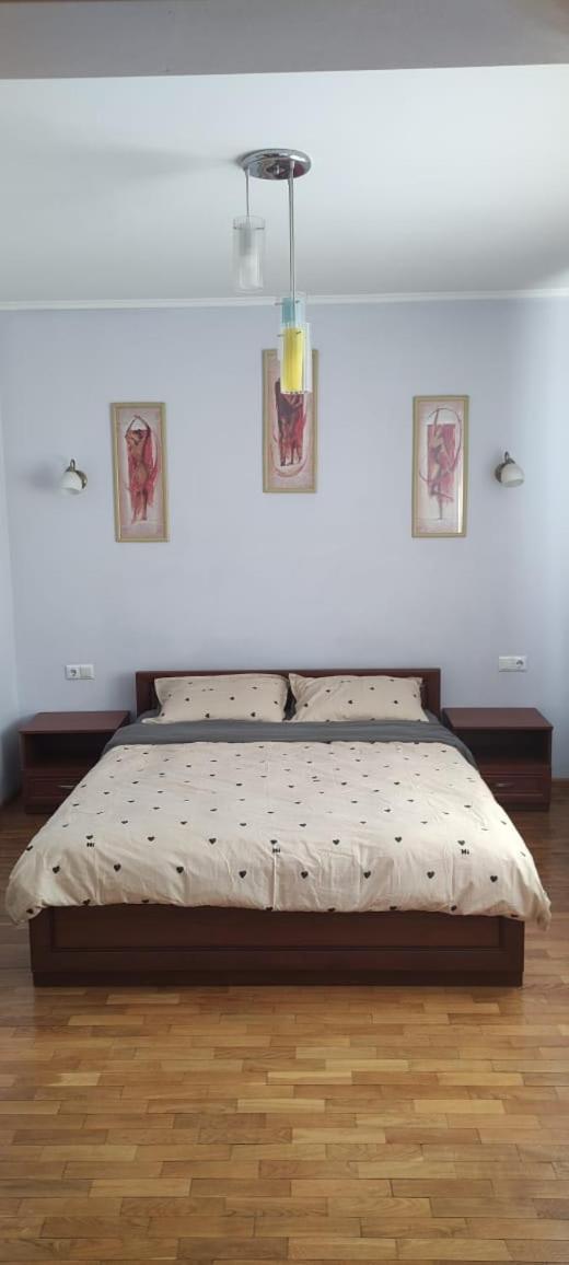 Apartment On Tole Bi Ałma Ata Zewnętrze zdjęcie